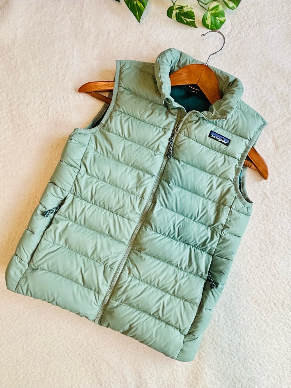 Patagonia | Kids Light Sage Down Sweater Insulated  Puffer Vest L